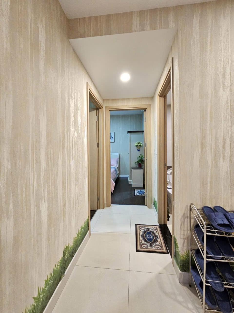 Ha 2 * Ho Chi Minh City